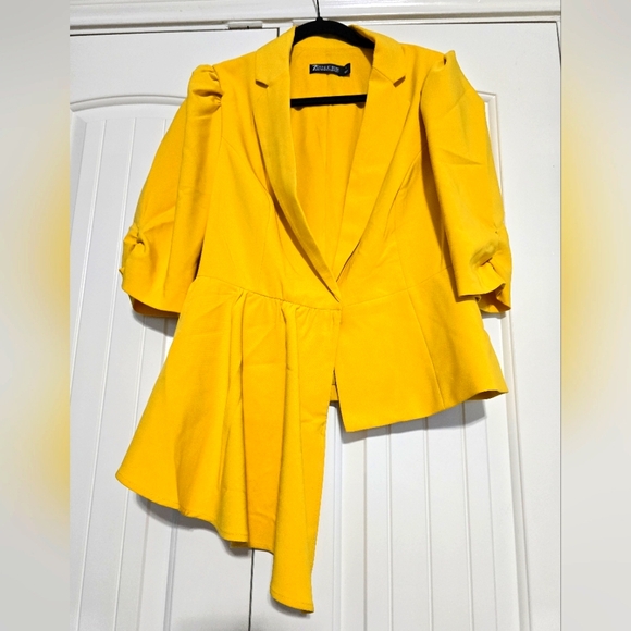 Top - Picture 1 of 1